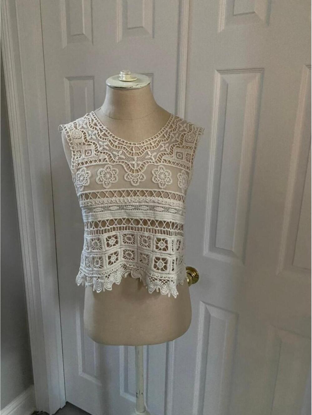 Nordstrom Lace Crop Top NWT